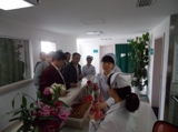 值此“5.12”国际护士节，院领导班子全体成员向全院护理工作者送去了节日的问候和美丽的鲜花