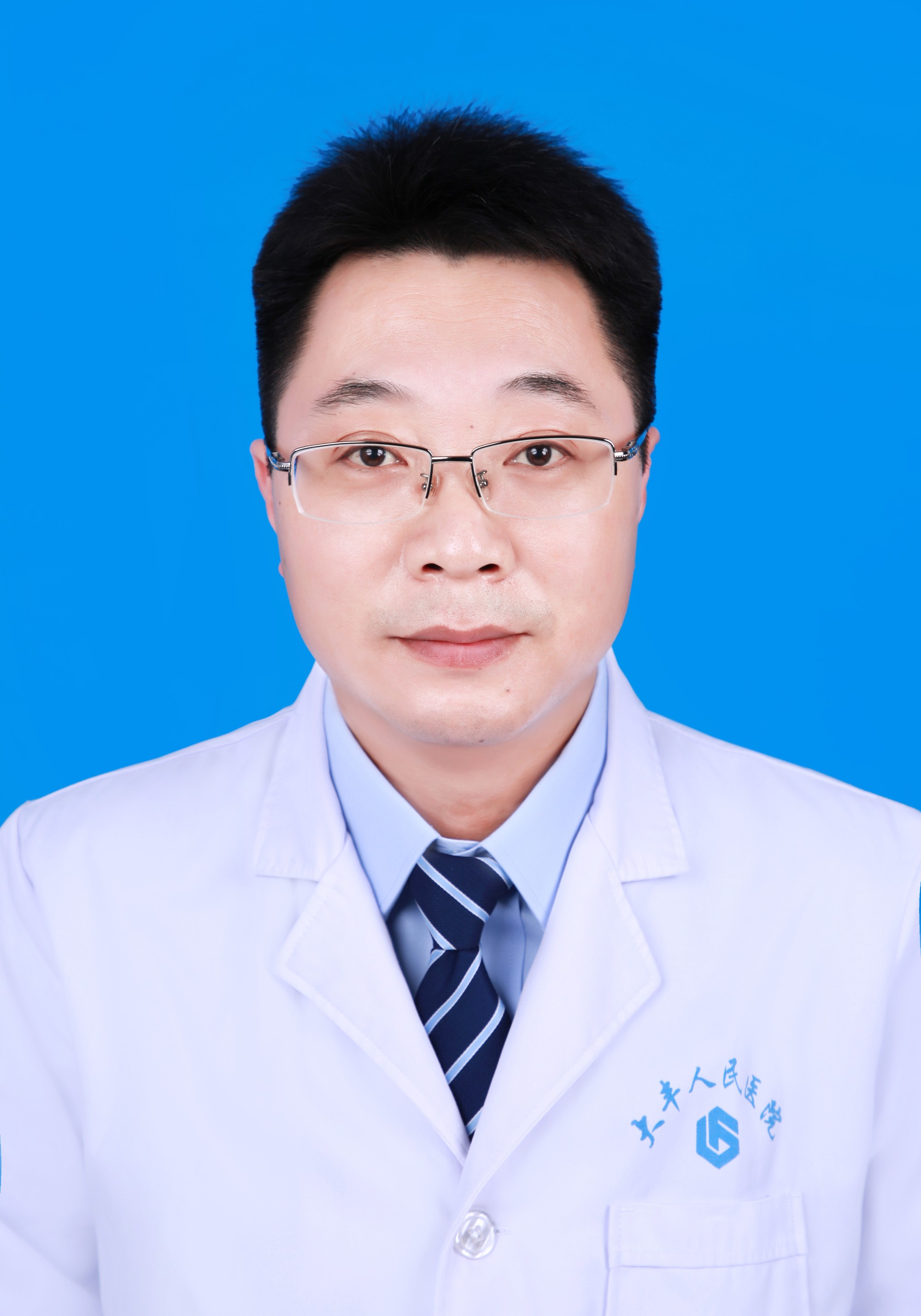 副主任医师 邢丰