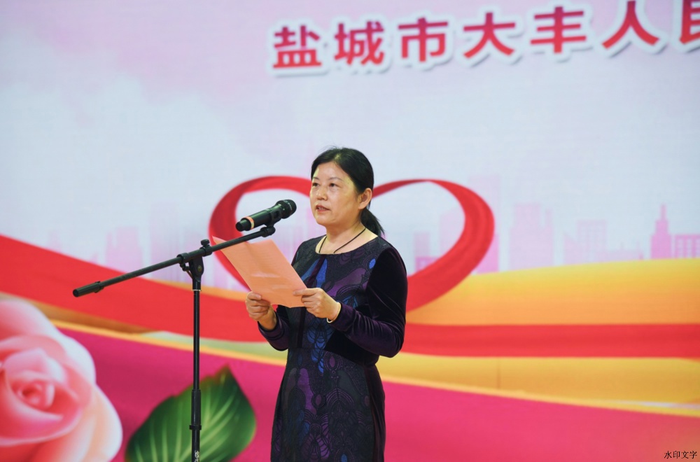 退休护理前辈代表陈瑜发言.jpg