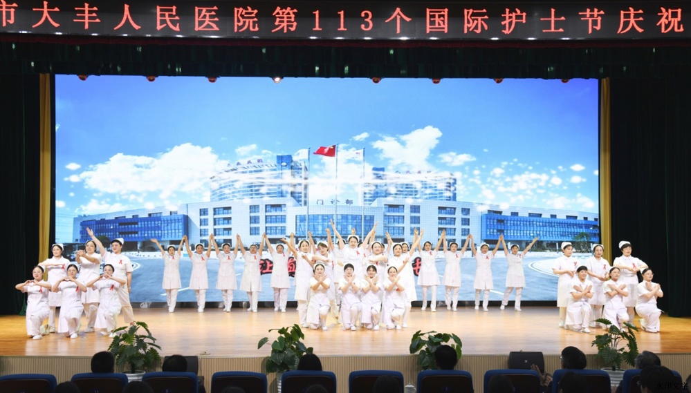 歌舞《护士之歌》.jpg