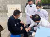我院积极开展世界骨质疏松日、中国镇痛周多学科义诊活动