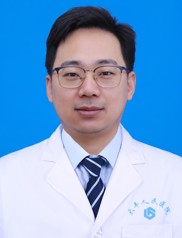 李璨